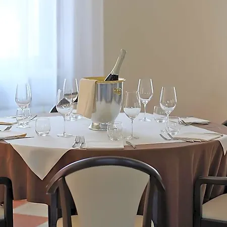 Veronello Hotel