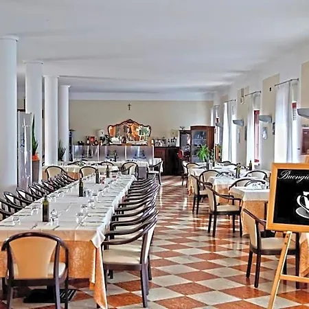 Veronello Hotel
