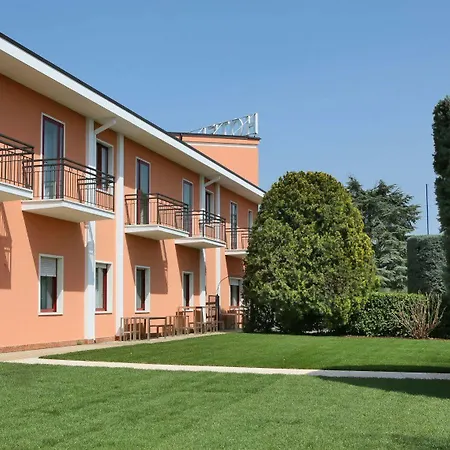 Veronello Hotel 3*